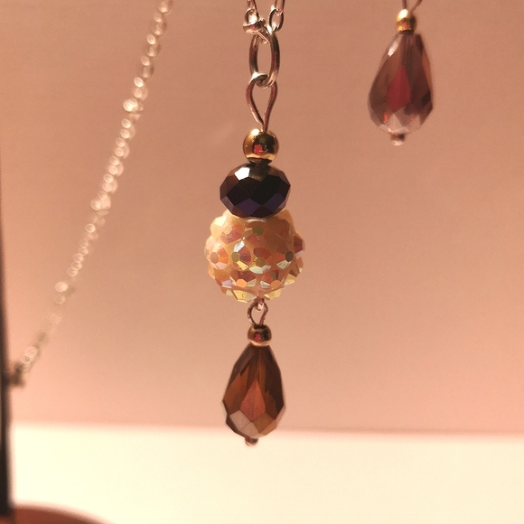 Handmade Swarovski Crystal drop earrings and pendant set - Picture 4 of 7